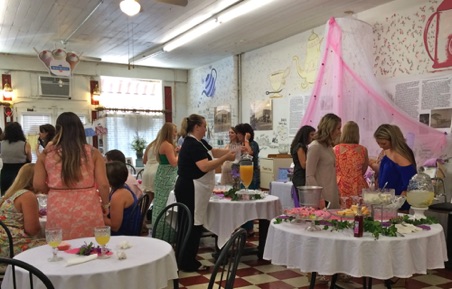 Guest Mingling Guest Mingling